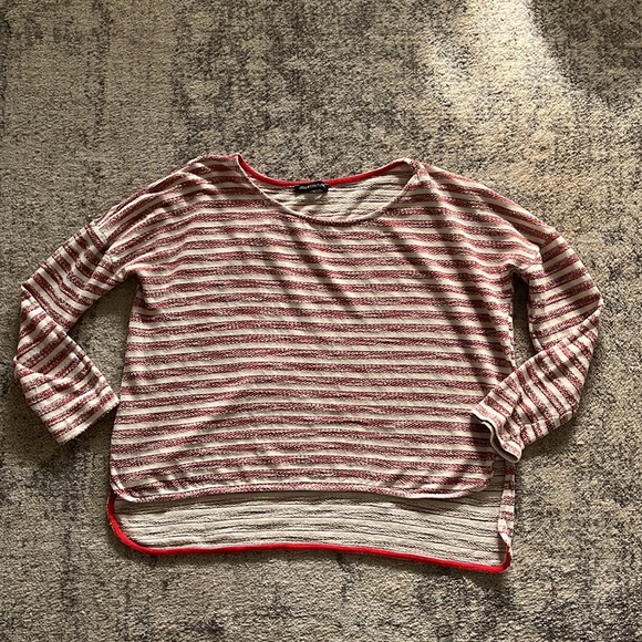 Jella Couture sweater - Picture 3 of 9